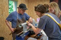 (Satemin) 04.06.25; Wendlandpartie 2025 in der Alten Scheune Satemin [Foto und Copyright: Andreas Schoelzel, www.schoelzel.net; M ail: post@schoelzel.net. Veroeffentlichung ist Honorarpflichtig (zuzuegl. MwSt) und Beleg . fon +4930 61609678. -NO MODEL RELEASE- Bei der Verwendung ausserhalb journalistischer Berichterstattung bitte vorher mit dem Autor Kontakt aufnehmen. Es wird grundsaetzlich keine Einholung von Persoenlichkeits-, Kunst- oder Markenrechten zugesichert, es sei denn, dies ist hier in der Bildbeschriftung ausdruecklich vermerkt. Die Einholung dieser Rechte obliegt dem Nutzer.]